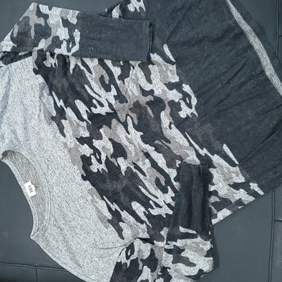 BKE Long Sleeve - Picture 1 of 3